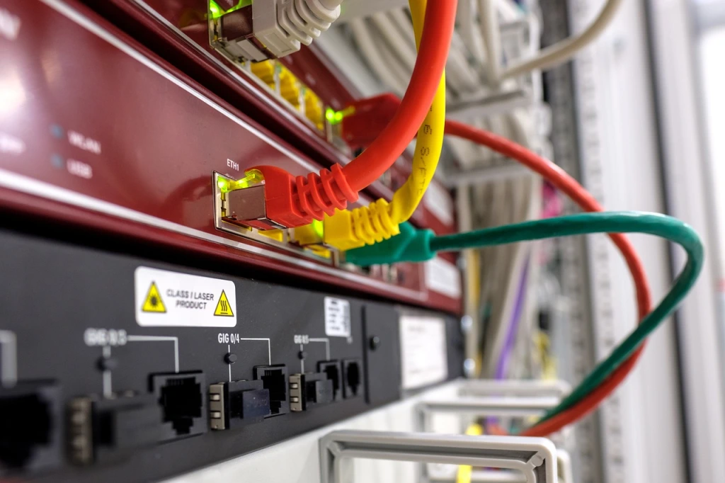 LoRaWAN and the Internet: Bridging the Gap for IoT Devices without Direct Internet Connectivity
